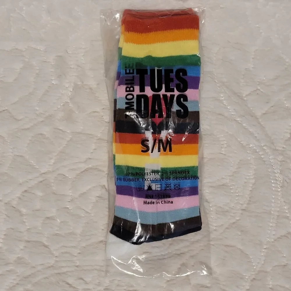 T-Mobile Rainbow Crew Socks S-M Love Pink Heart Pride Limited Edition 1 Pair New